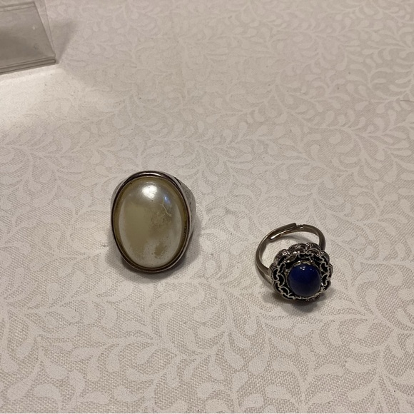 Jewelry - Silvertone Rings